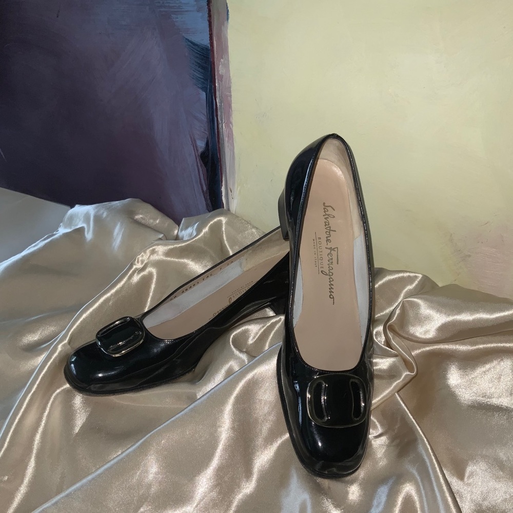Ladies shoes